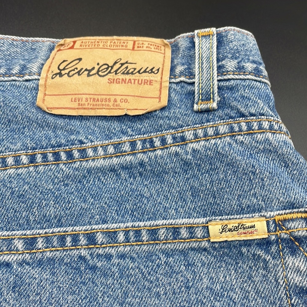 Vintage Signature by Levi Strauss Loose Fit Denim Jean Shorts - Picture 3 of 8